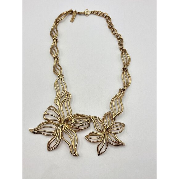 Oscar De La Renta Gold Tone Open Work Flower Necklace - Picture 1 of 4
